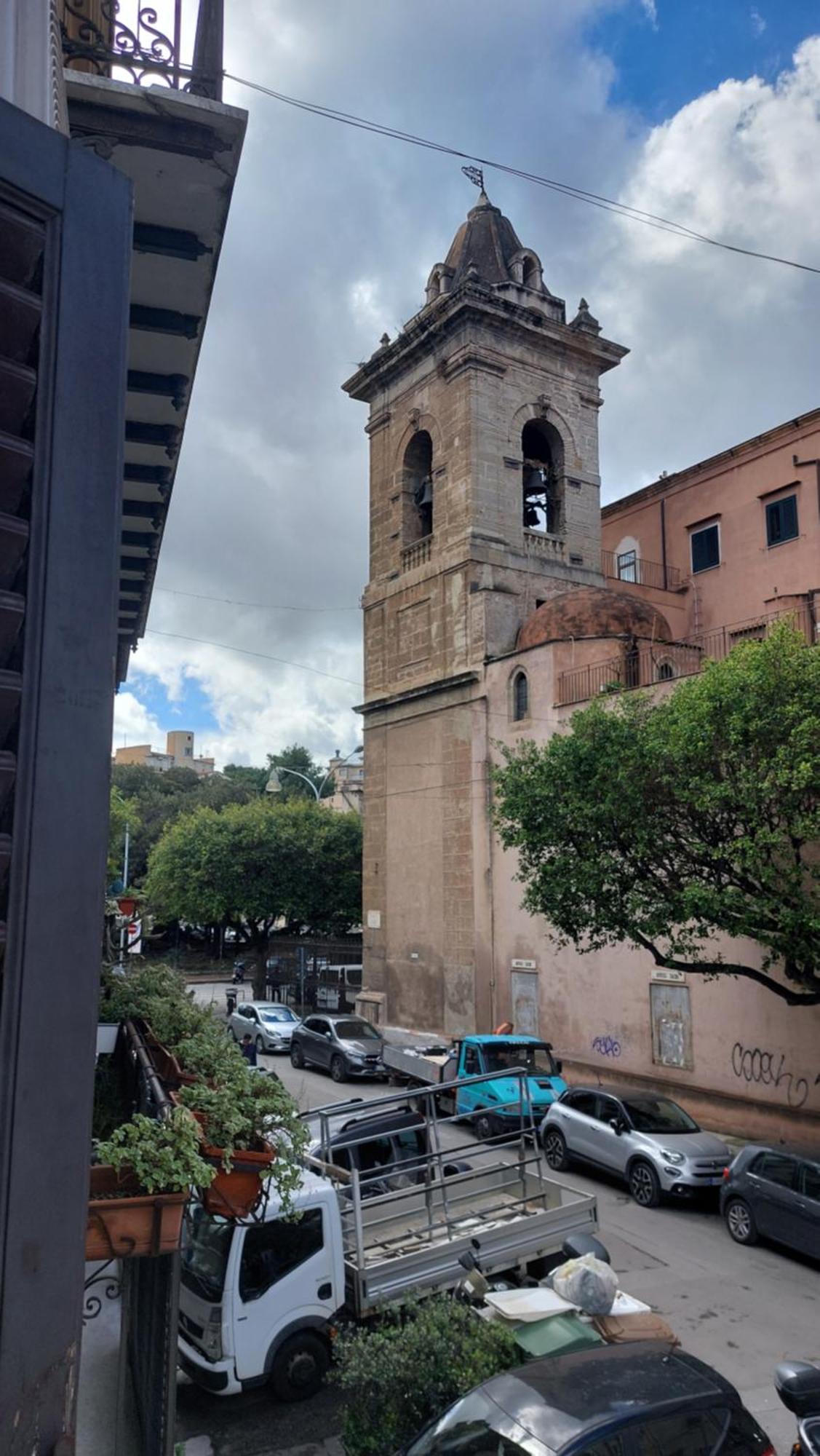 Casa Santoliva In Centro A Palermo Hotel Exterior photo